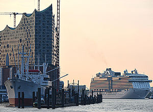 Regal Princess cruise liner in Hamburg | Green Cruise Port - a project of Interreg Baltic Sea Region (photo: Hasenpusch)