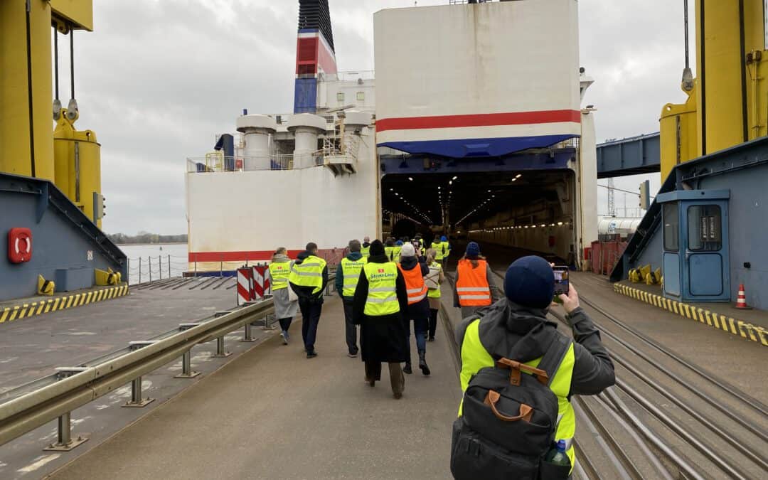 Greening Transport Chains – The Rail Ferry Example