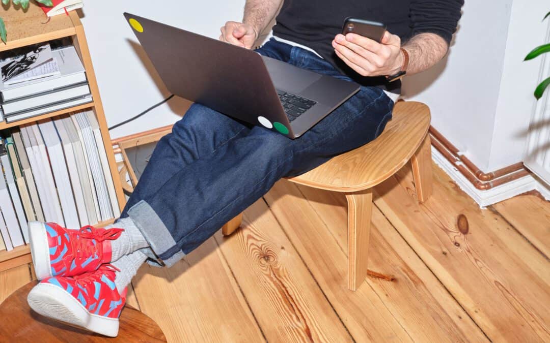 Insights into co-developing the DistanceLAB online hub for hybrid work