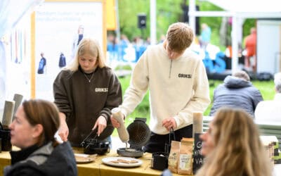Lessen the schools’ environmental impact by reducing student food waste and food miles