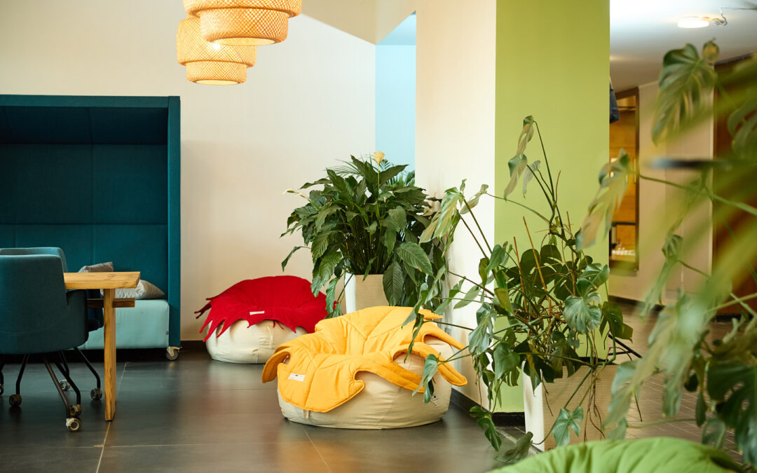 Materials for Leafually poufs