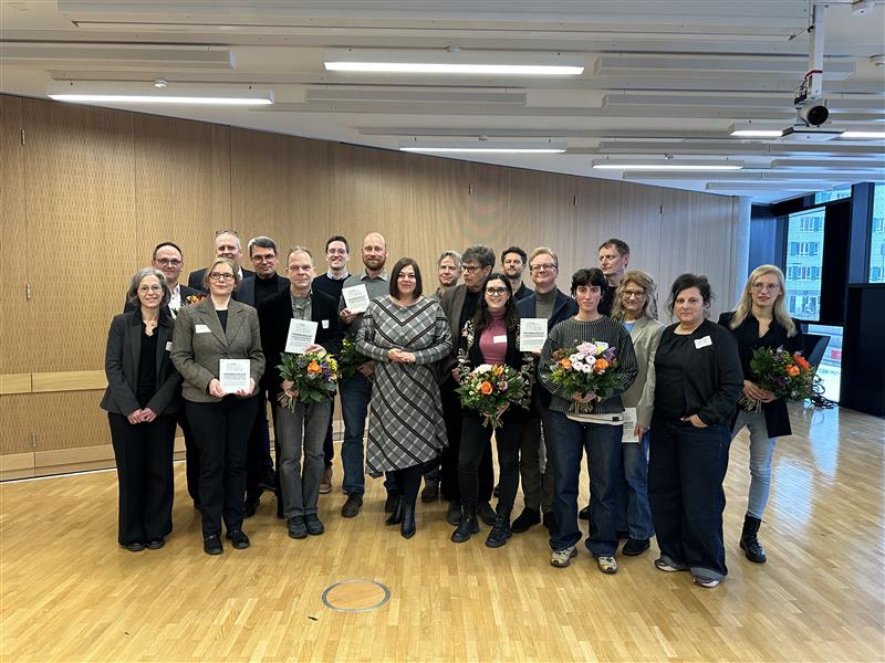 Hamburg renovation award for non-residential buildings honors committed projects for the first time.