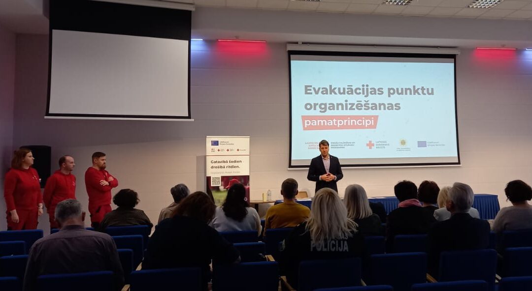 Municipal employees learn the basic principles of organizing evacuation centers