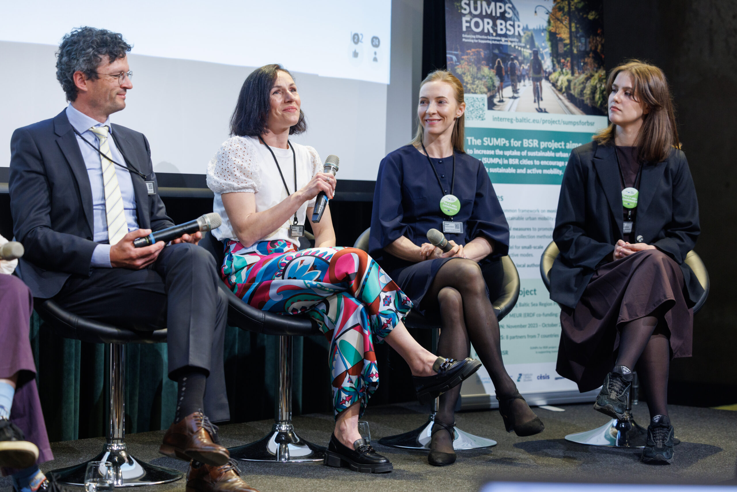 Panelistsä on stage