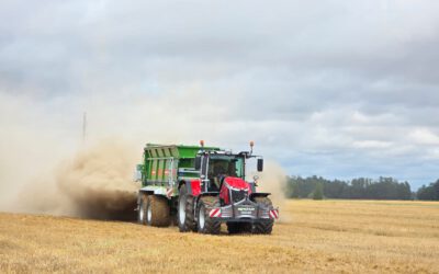 Farmers’ Parliament, Latvian NGO, Holds Field Days on Soil Improvement Material Spreading